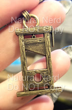 Load image into Gallery viewer, Guillotine