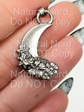 Load image into Gallery viewer, Floral Moon Zipper Pull