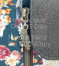 Load image into Gallery viewer, Barn Owl Zipper Pull