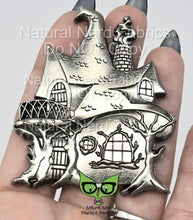 Load image into Gallery viewer, Witch's Cottage Magnetic Snap