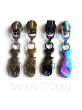 Load image into Gallery viewer, Deadman&#39;s Toe Zipper Pull
