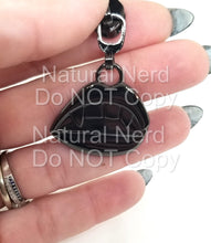 Load image into Gallery viewer, Vampire Lips Zipper Pull
