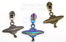 Load image into Gallery viewer, UFO Zipper Pull
