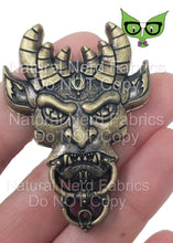 Load image into Gallery viewer, Gus the Gargoyle Magnetic Snap
