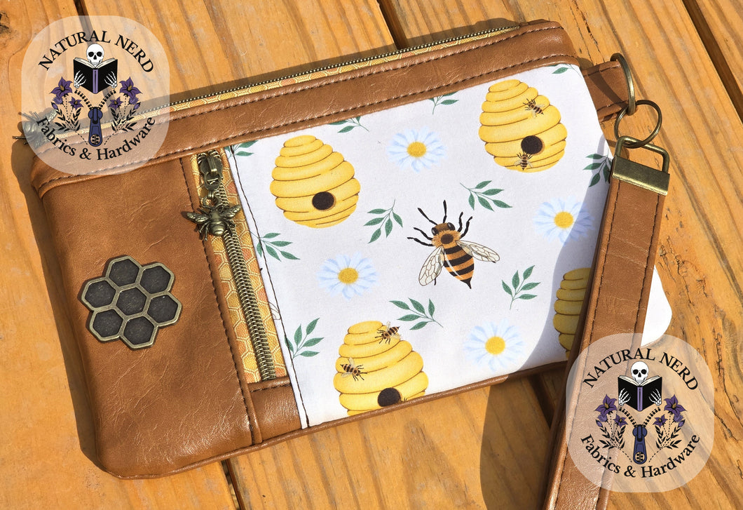 Honey Bee Zippy Clutch