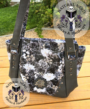 Load image into Gallery viewer, Samaran Handbag
