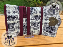 Load image into Gallery viewer, Skull Embossed Leather Wallet
