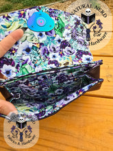 Load image into Gallery viewer, Leather Snake Wristlet
