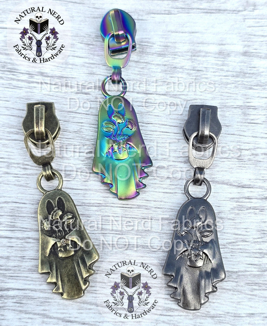 Plant Ghost Zipper Pull