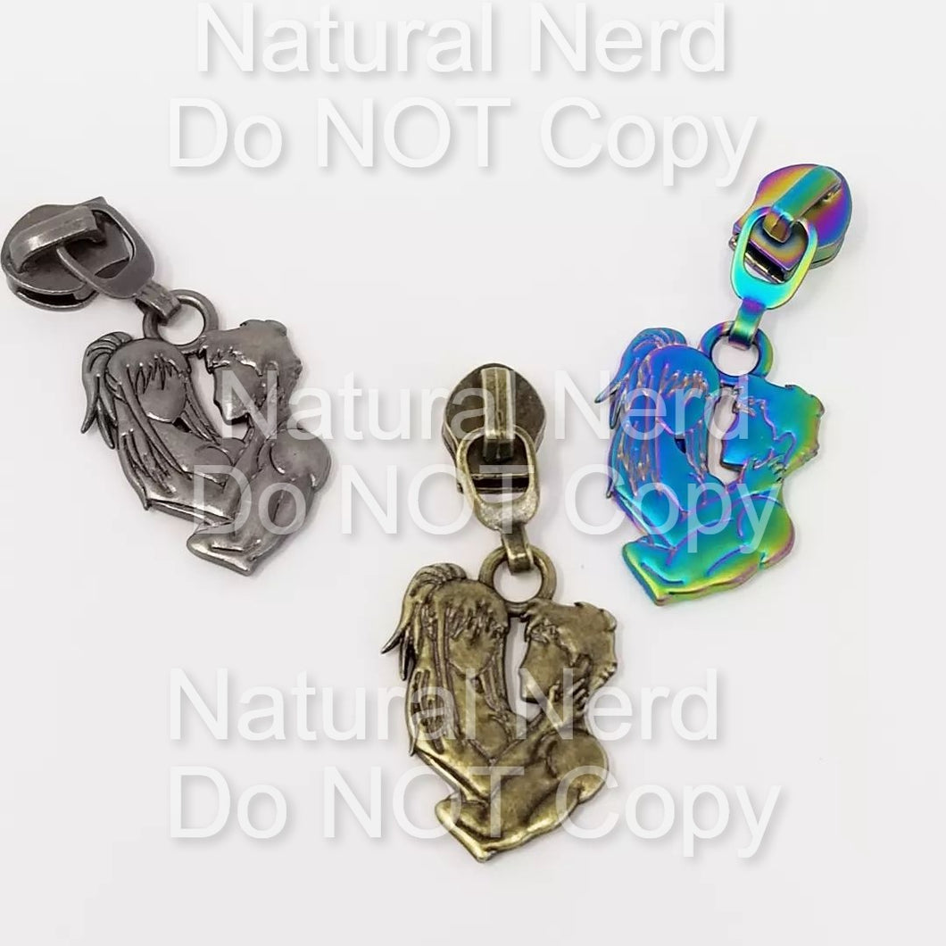 M/F couple Zipper Pull